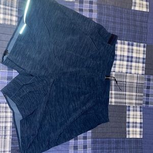 Men’s Lulu lemon 5” shorts